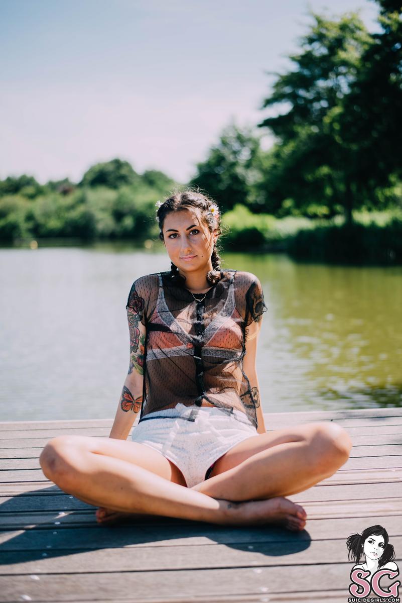 marychoo-riverside-01.jpg