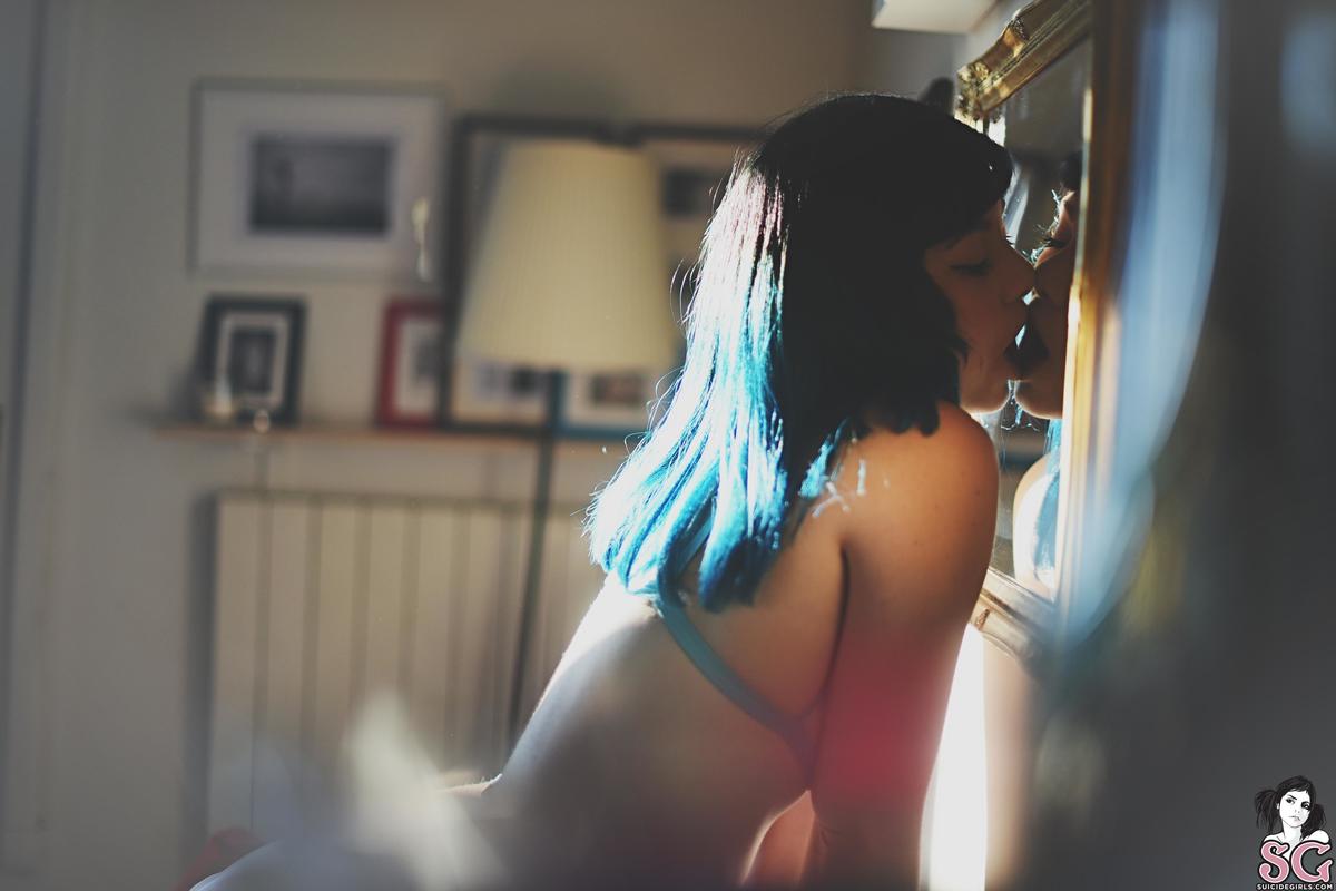selinia-mirrormirroronthewall-07.jpg