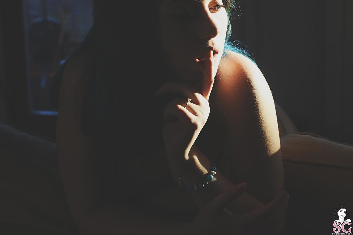 selinia-mirrormirroronthewall-15.jpg