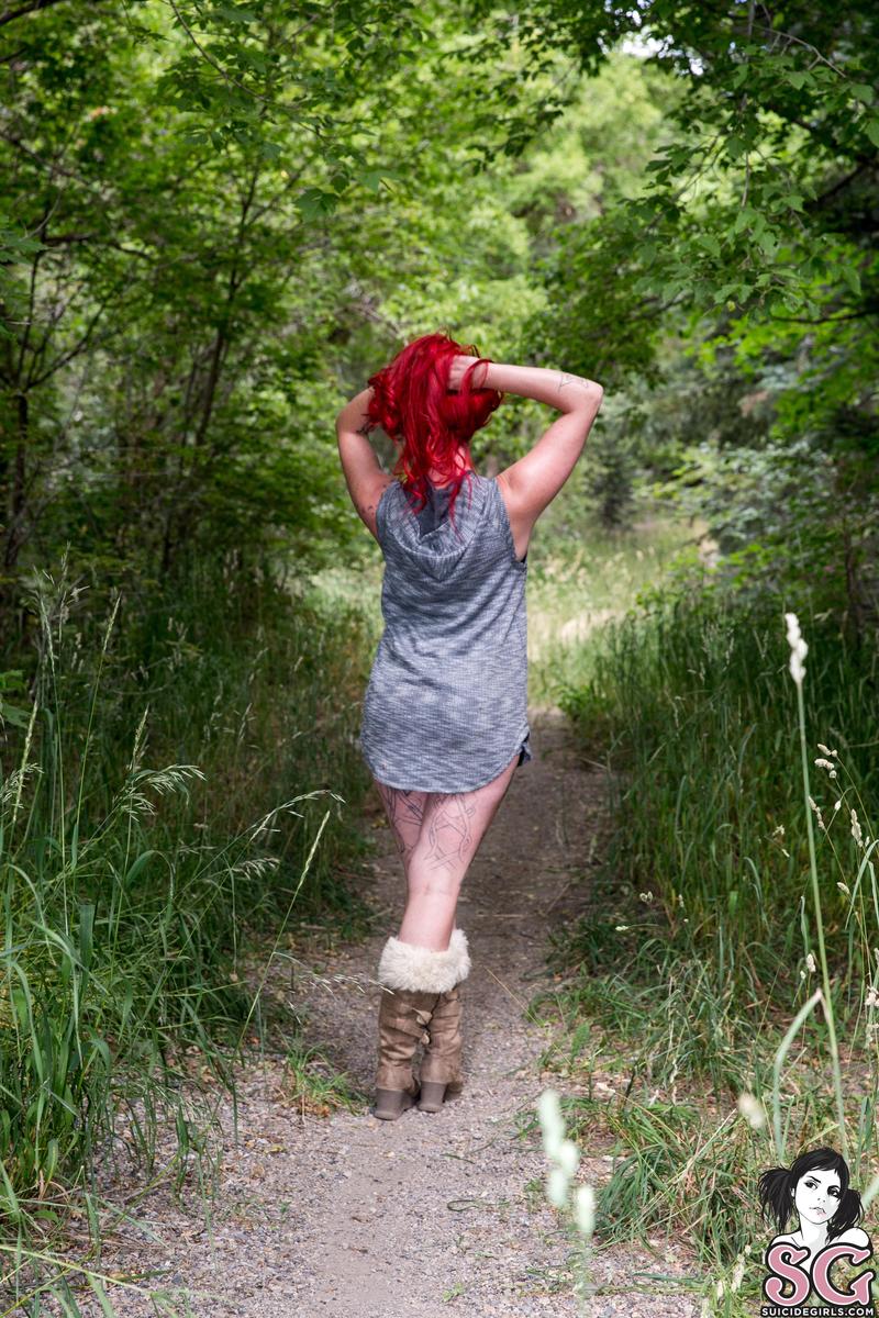arieldahlia-downbytheriverside-01.jpg