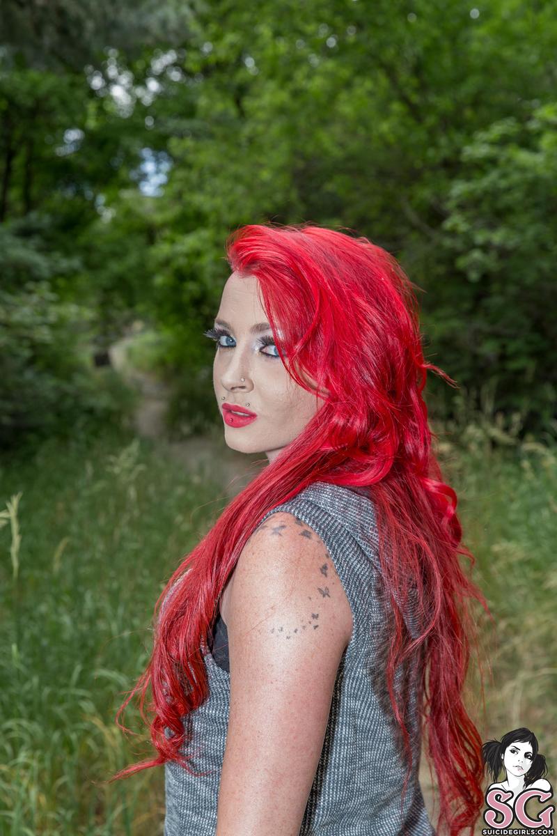 arieldahlia-downbytheriverside-05.jpg