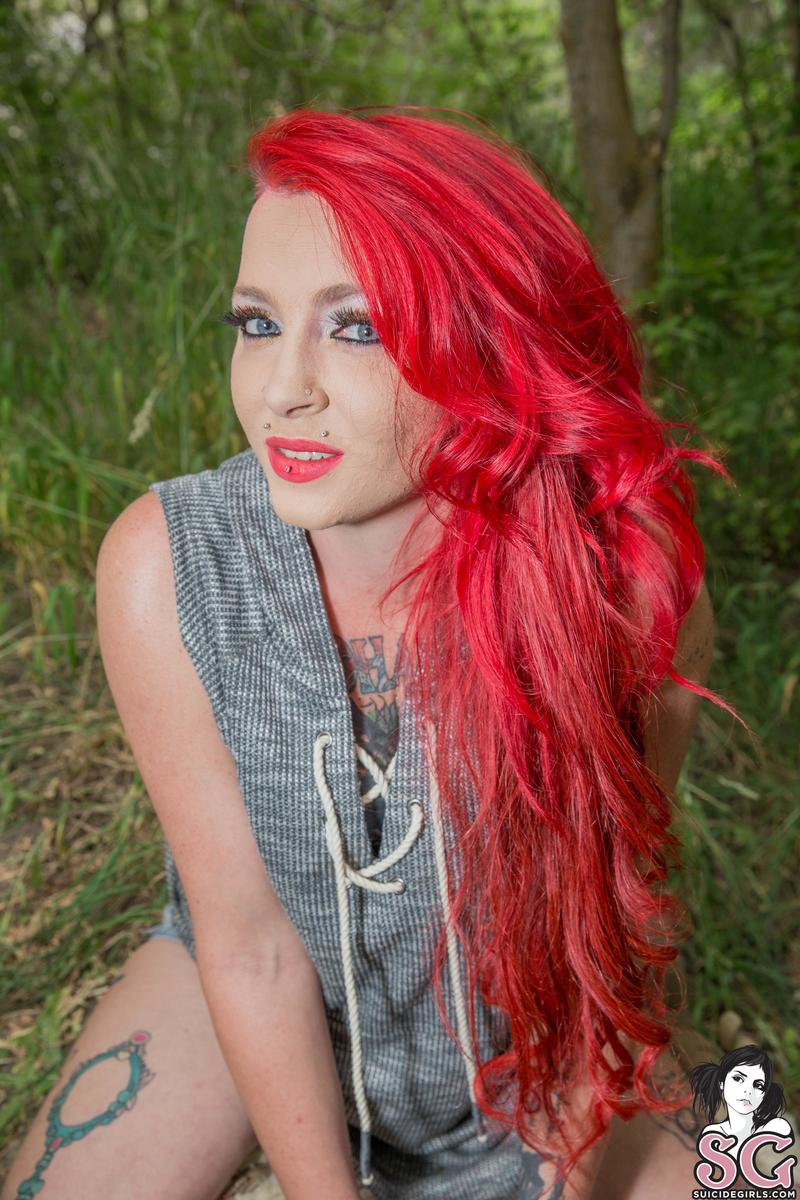 arieldahlia-downbytheriverside-13.jpg