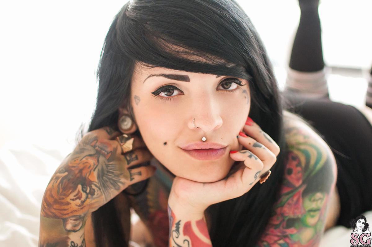 mizzrotten-neversurrender-17.jpg