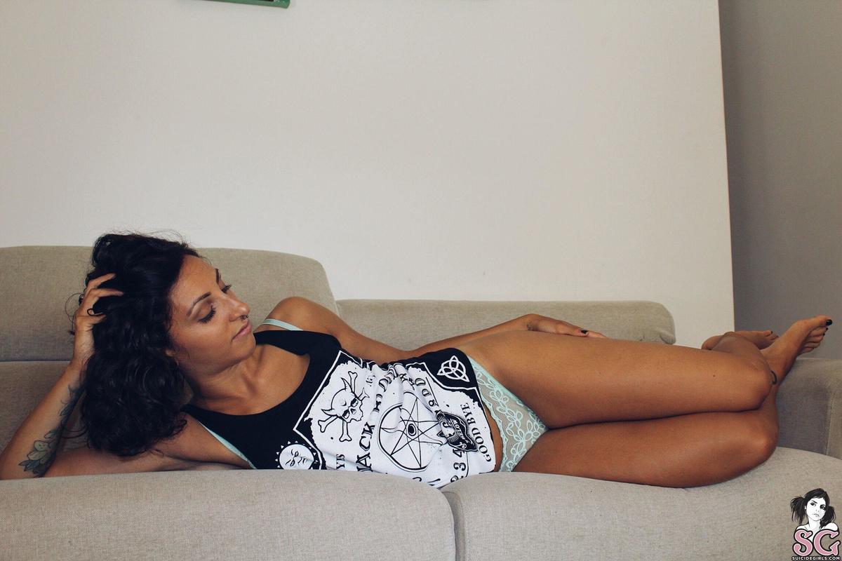 riotgirrrl-lullabyforasadist-09.jpg