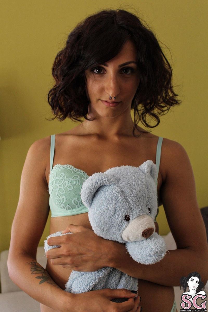 riotgirrrl-lullabyforasadist-13.jpg