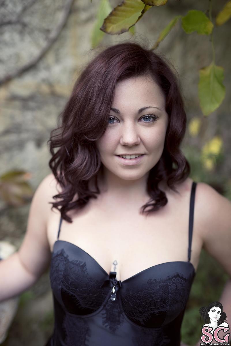 lillymaee-gardenofeden-03.jpg