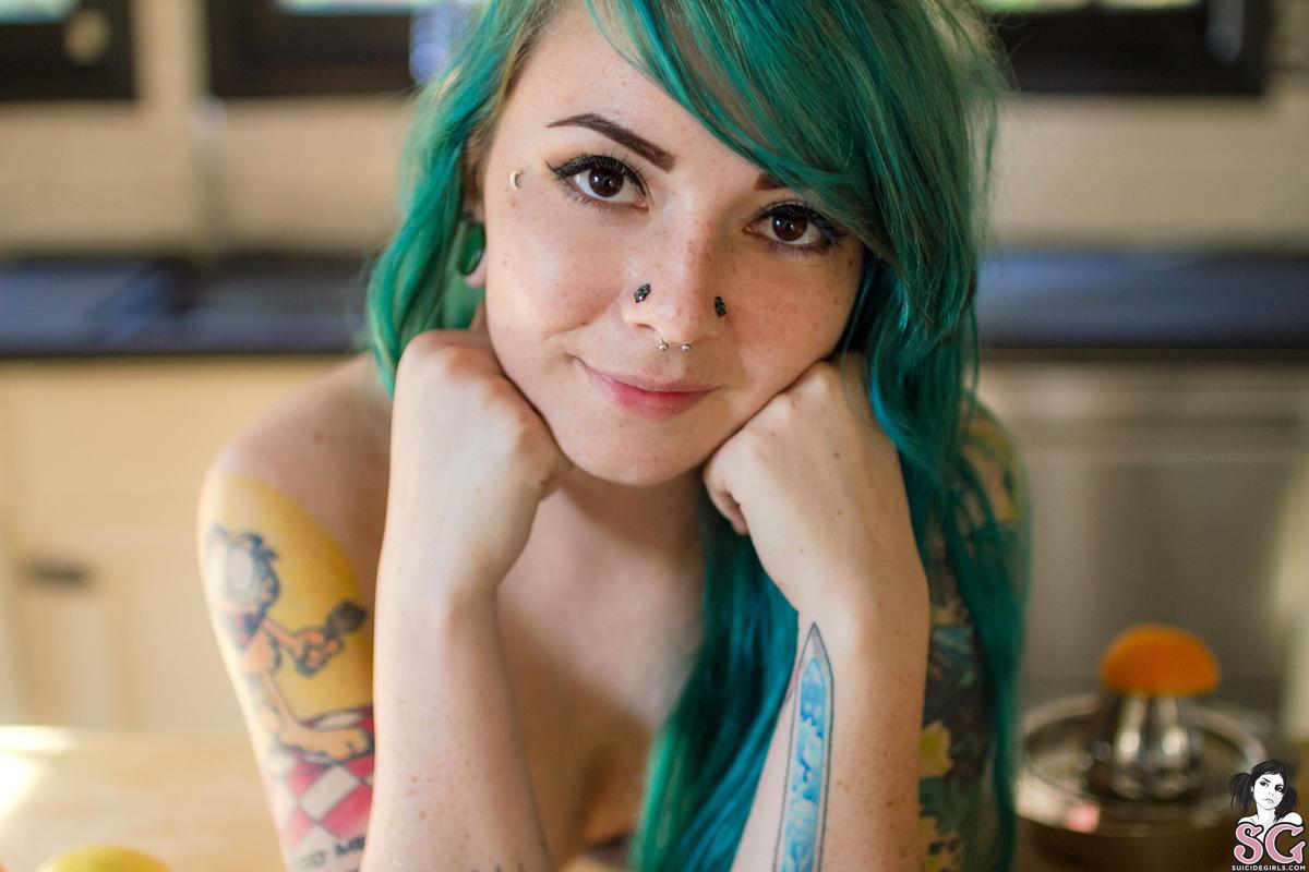 leviathan-thejuiceisworththesqueeze-11.jpg