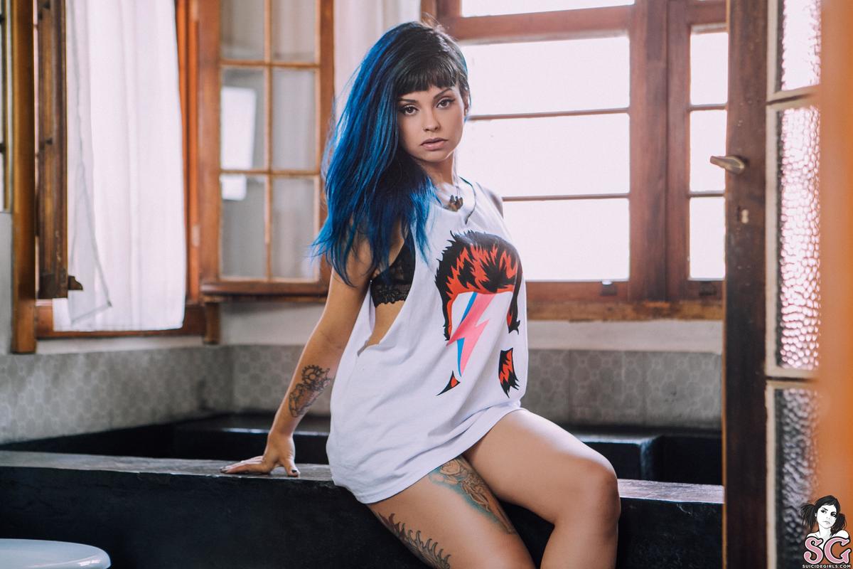 flaviah-moonagedaydream-03.jpg