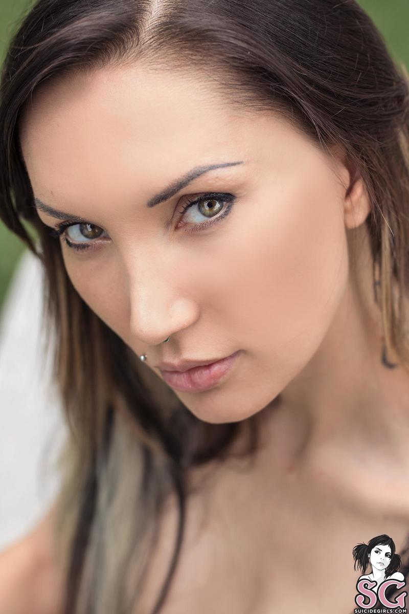 rebyt-cupidcarriesagun-01.jpg