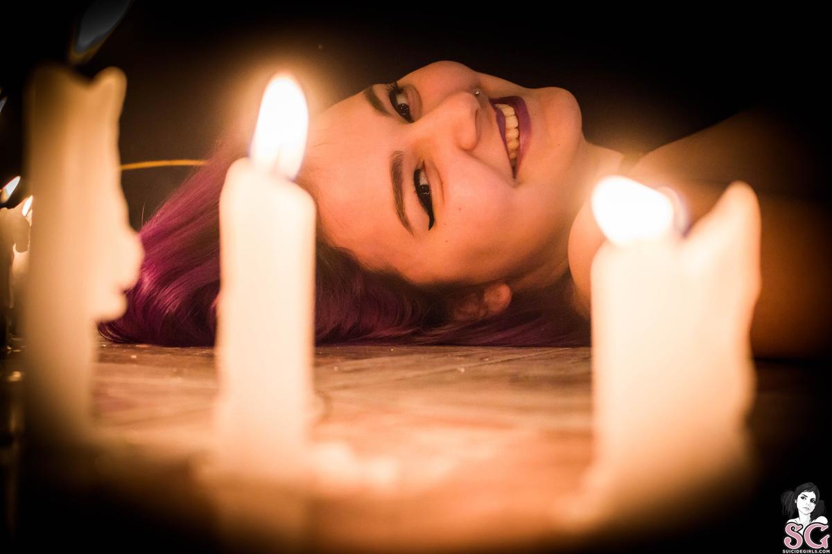 larapurple-playingwithfire-21.jpg