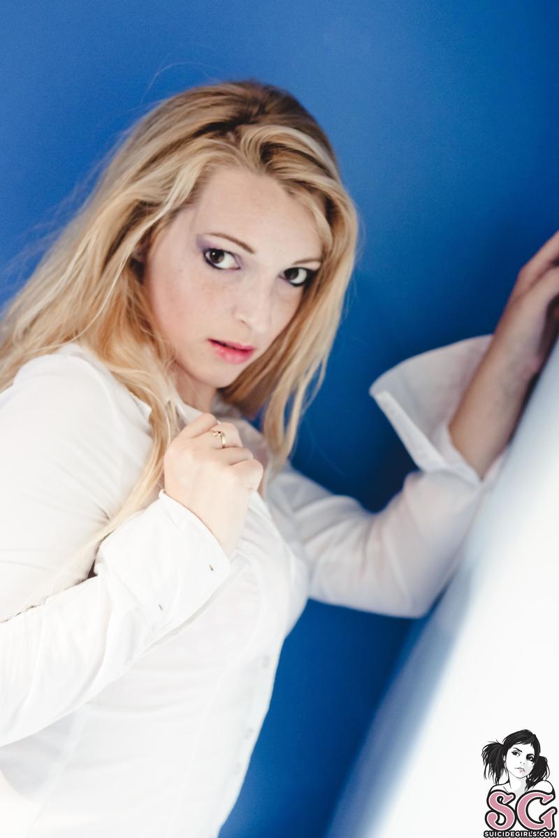felinagirly-pinkdoll-01.jpg