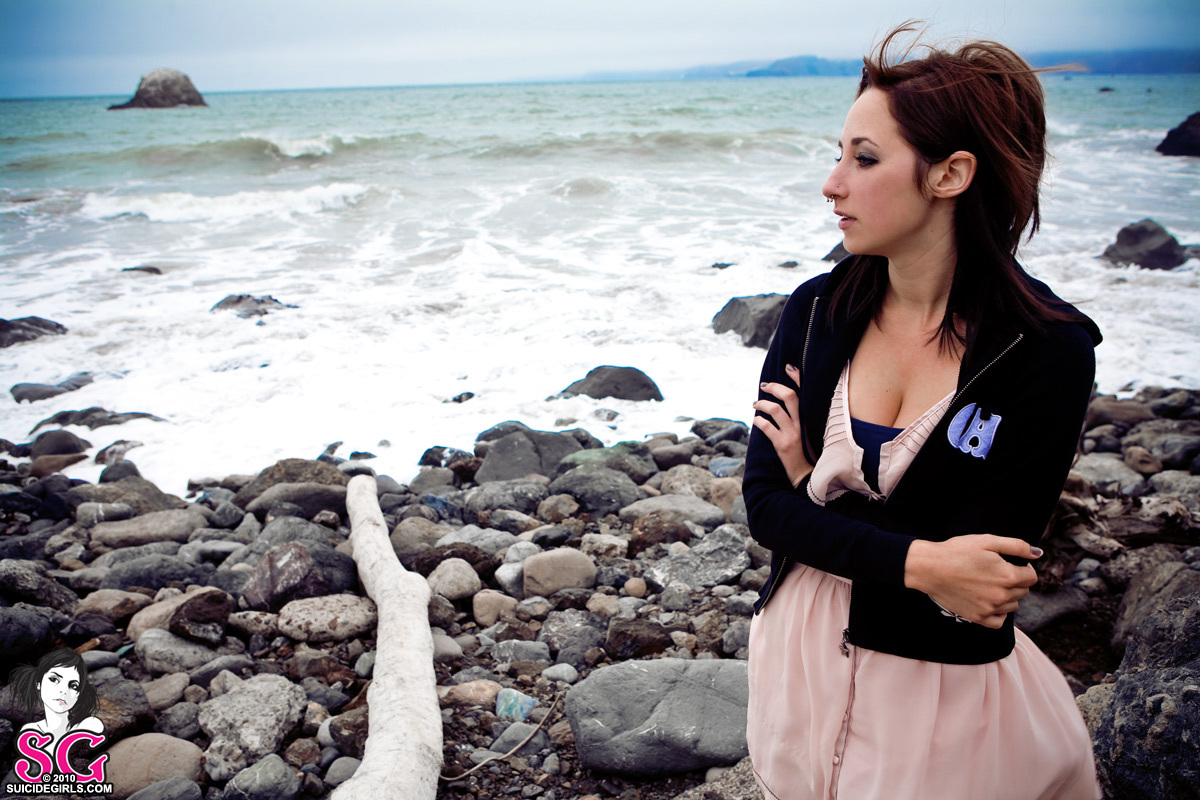 aleon-rockycoast-01.jpg