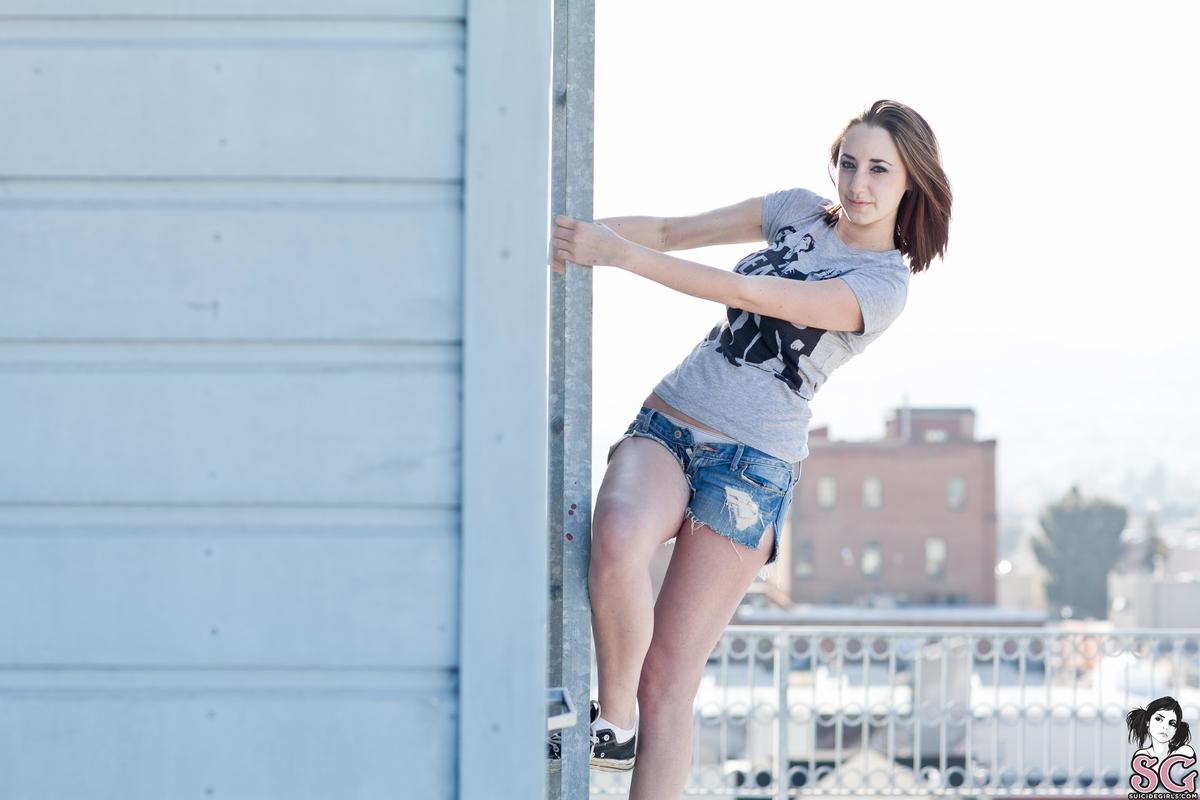 aleon-girlwithkaleidoscopeeyes-07.jpg