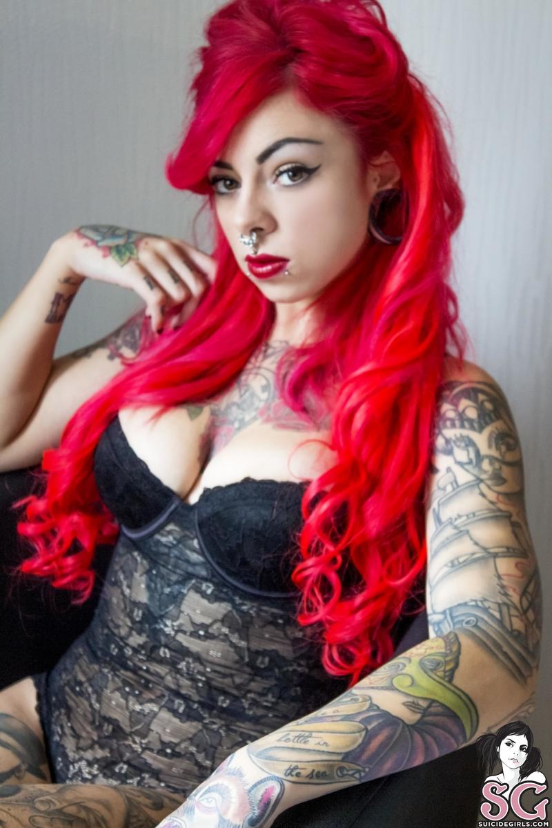 aryella-backtoblack-11.jpg