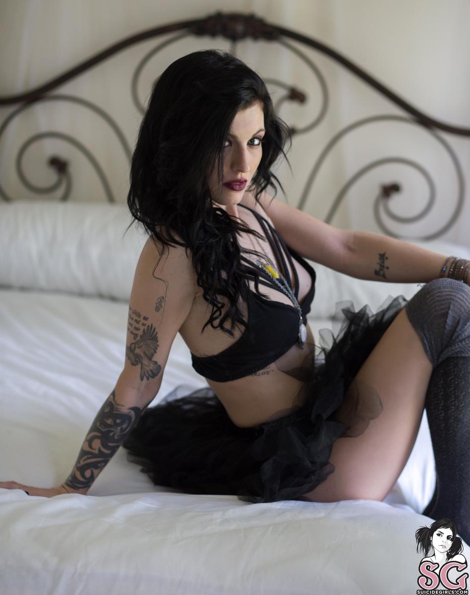 sirenlou-gentlesuccubus-03.jpg