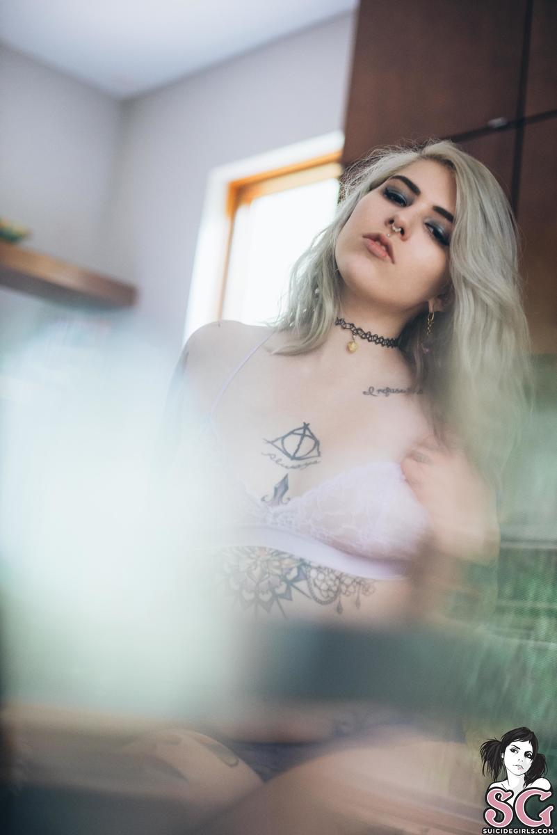 nixie-metalanddust-05.jpg