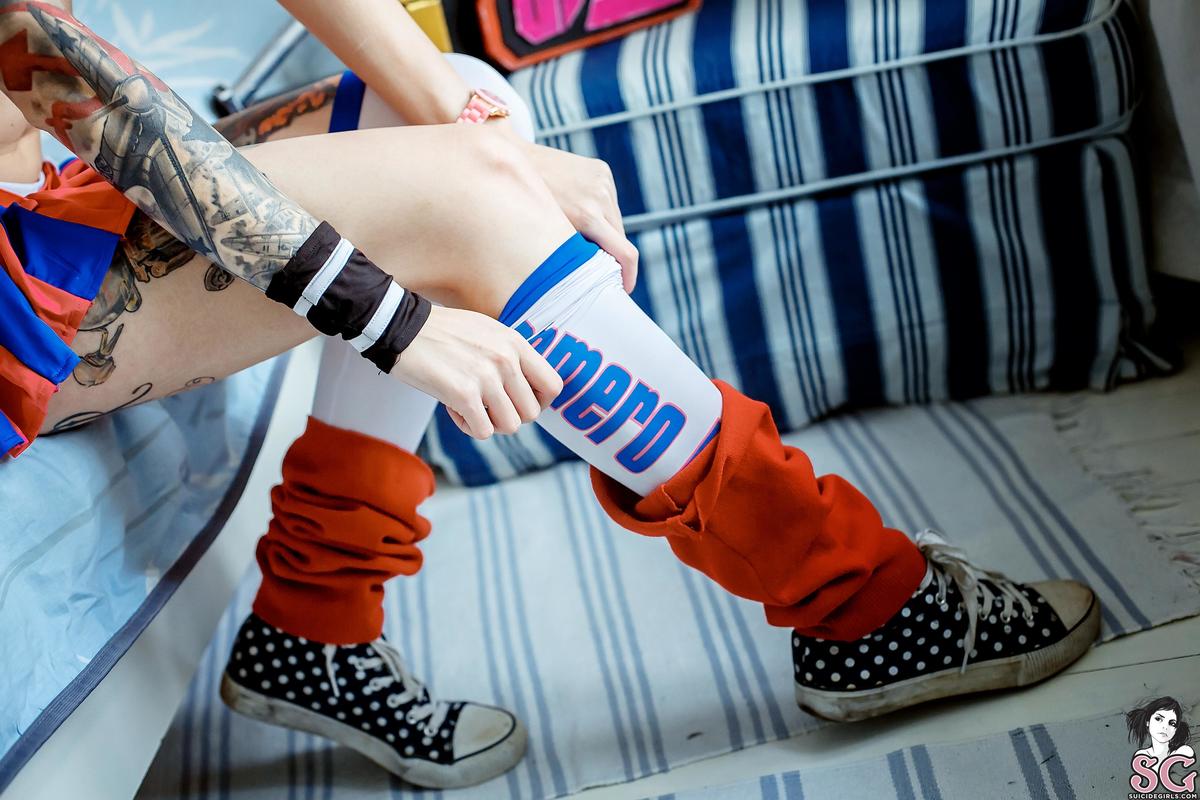 avrora-thegirlwiththechainsaw-13.jpg
