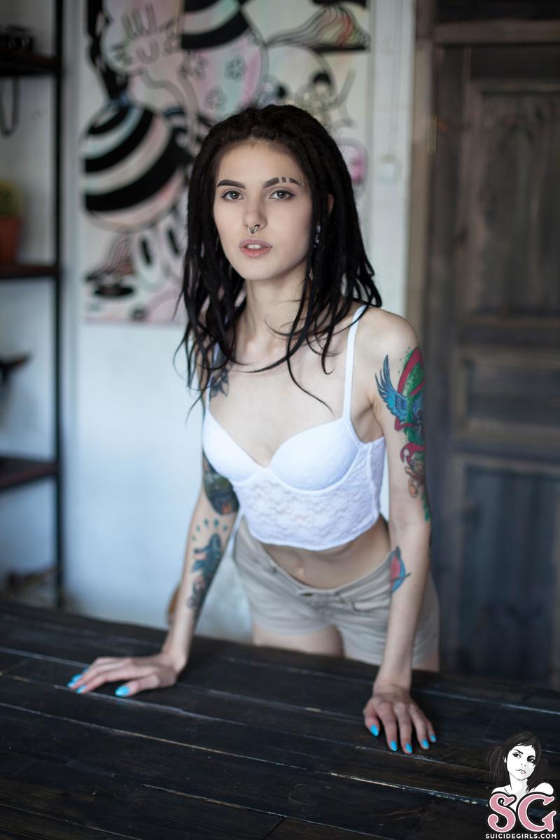snowyfeles-birdlady-07.jpg
