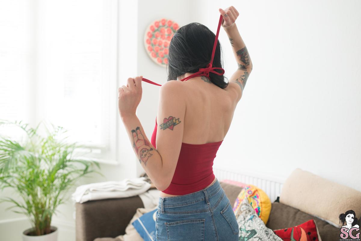 vikki-handsoff-13.jpg