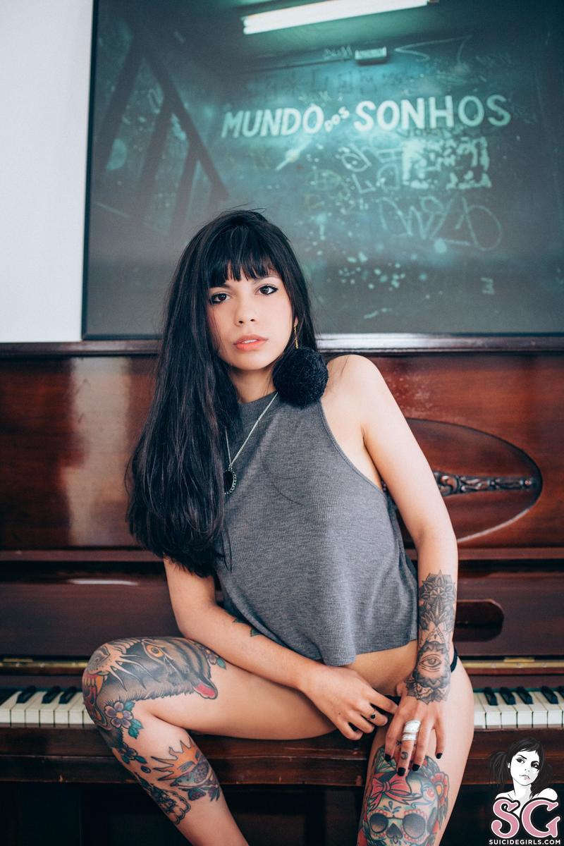 taianee-faded-03.jpg