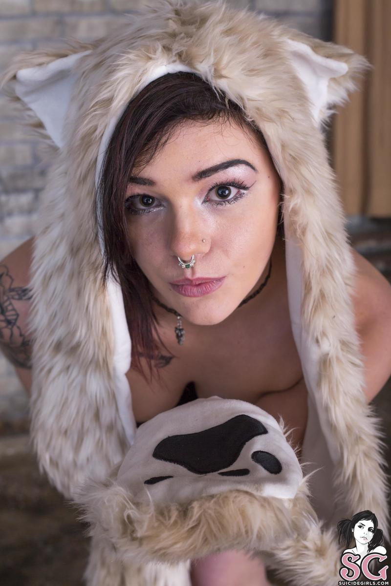 ladylove95-dropthatbass-09.jpg