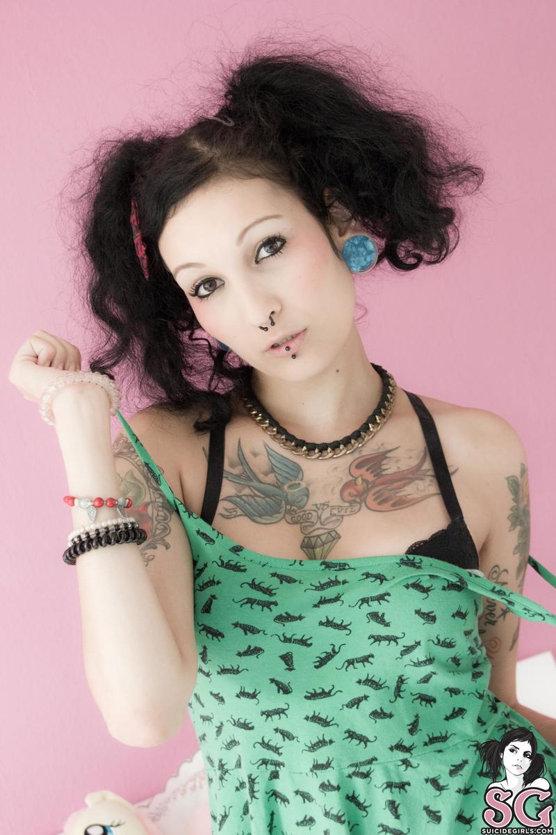 blackspringball-pony-03.jpg