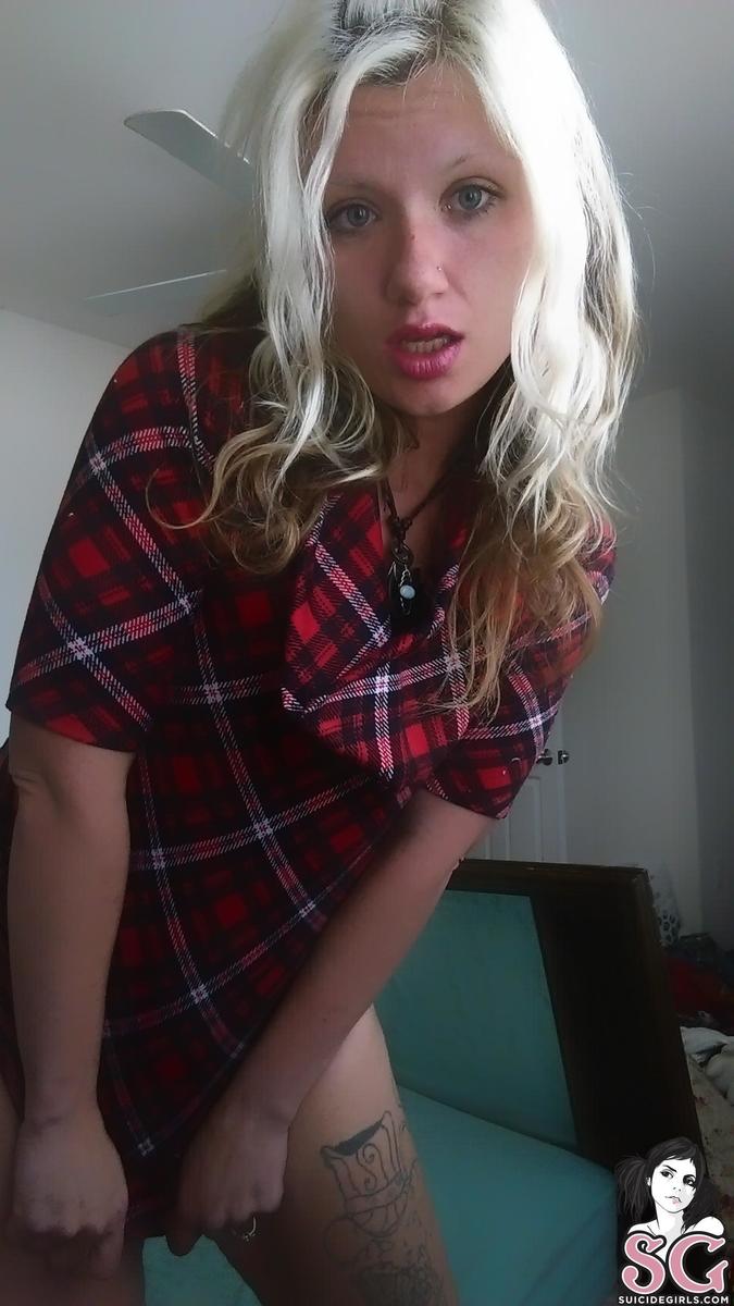 ladychicky-themostwonderfulgirl-01.jpg