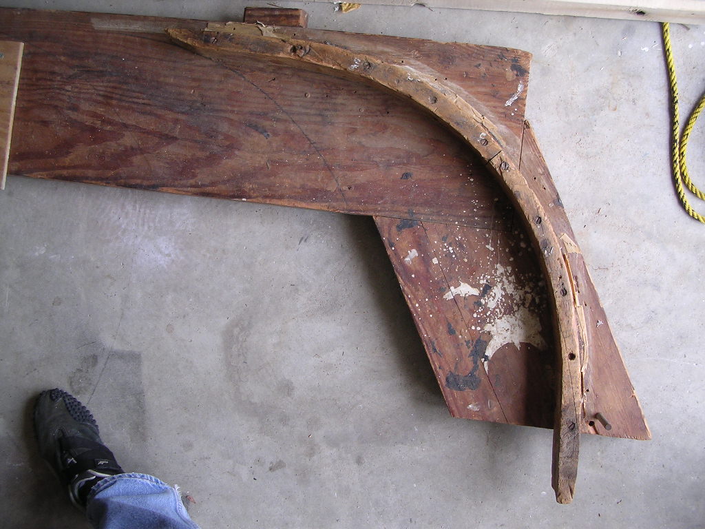 2BendingJigforKeelandKeelBateen.JPG