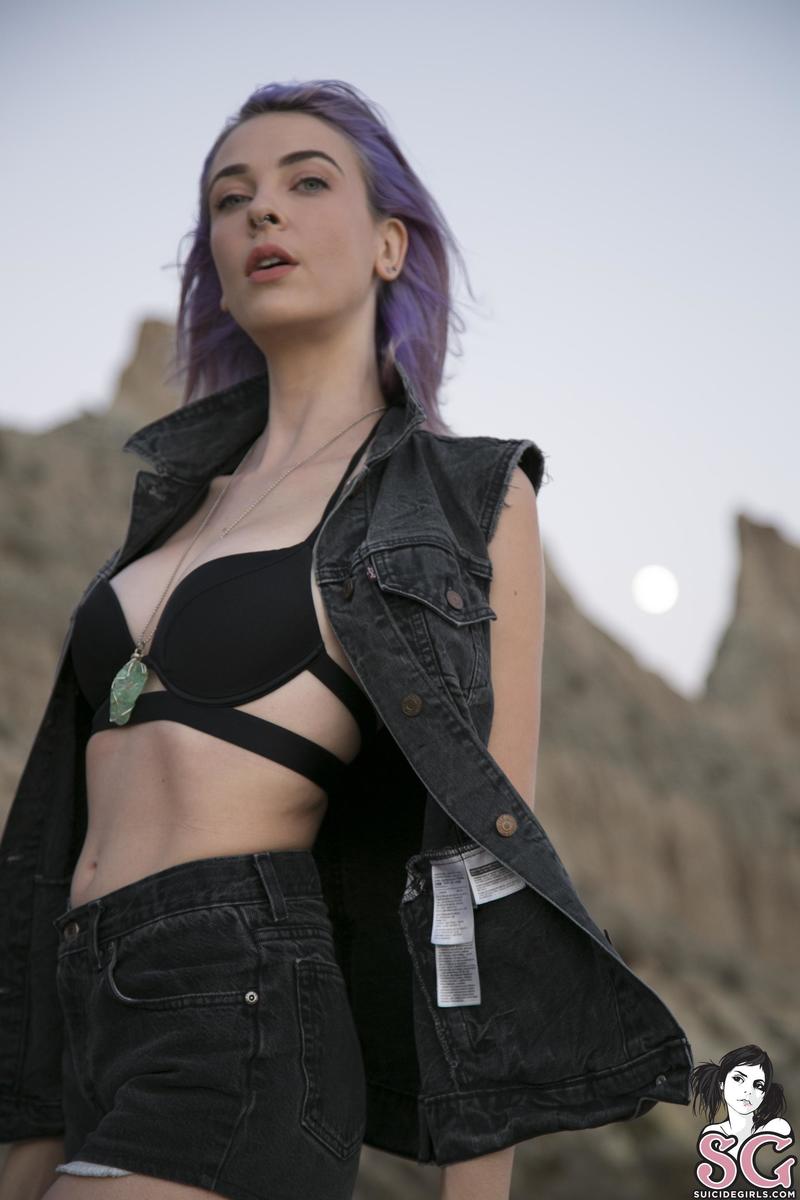 amethyststone-lunarlover-01.jpg