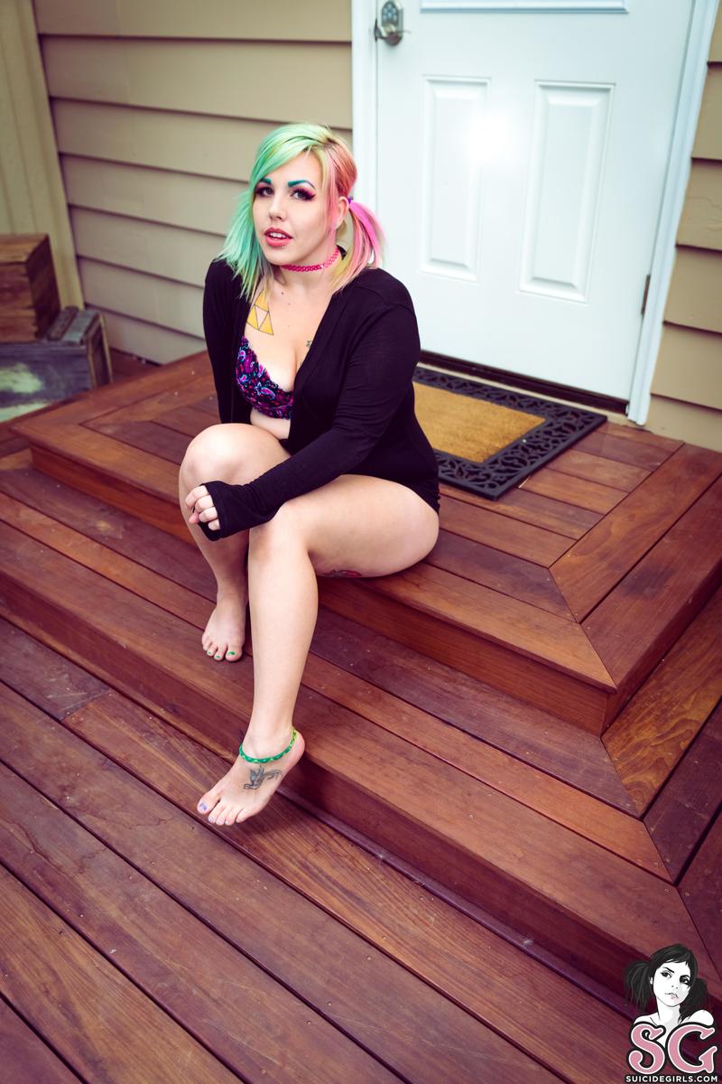 roguedoll-vicarious-01.jpg
