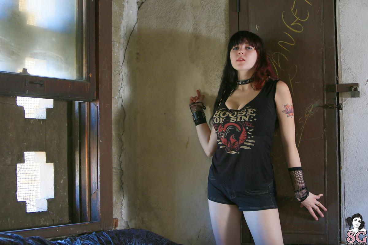 allieycat-alleiycatgothaddict-05.jpg