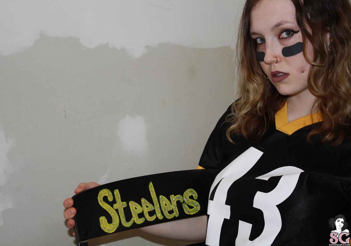 caitlinrochelle-fortheloveoffootball-13.jpg