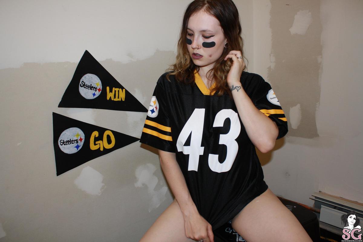 caitlinrochelle-fortheloveoffootball-17.jpg