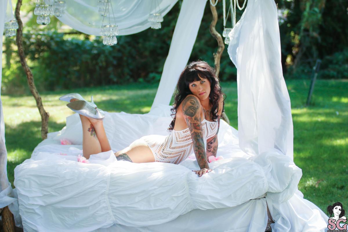 neskaona-outdoorboudoir-01.jpg