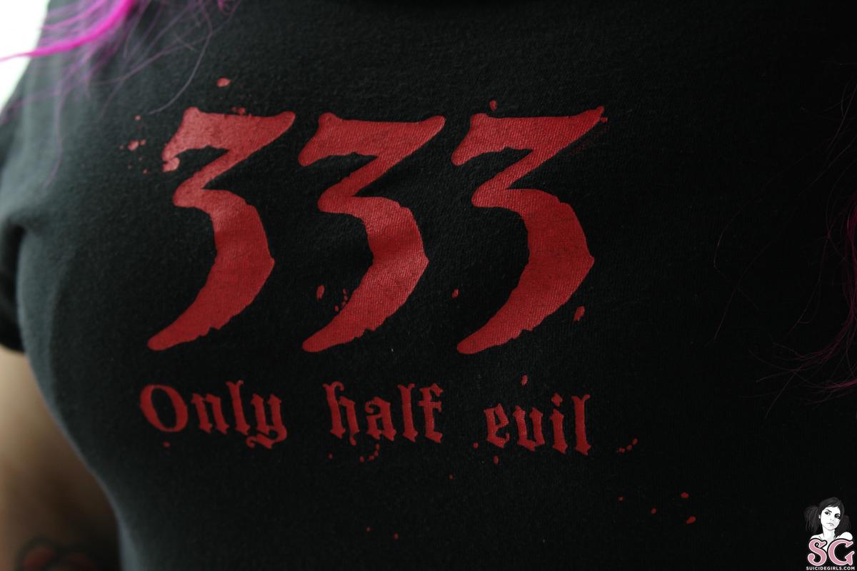 brandyjoy-onlyhalfevil-05.jpg