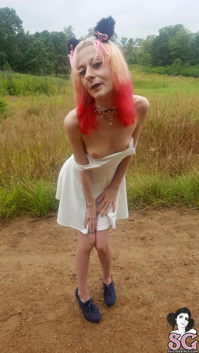 kattdiabolos-littlewhitedress-11.jpg