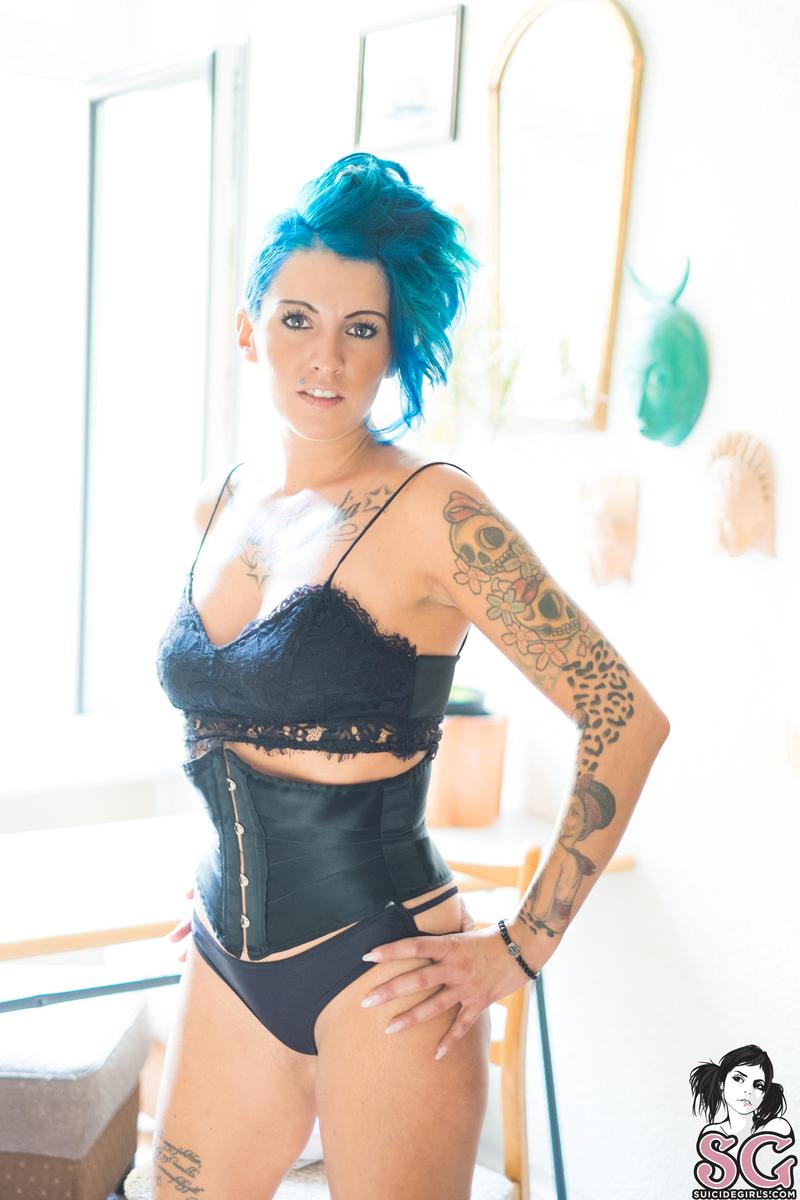 jesskolina-blue-03.jpg