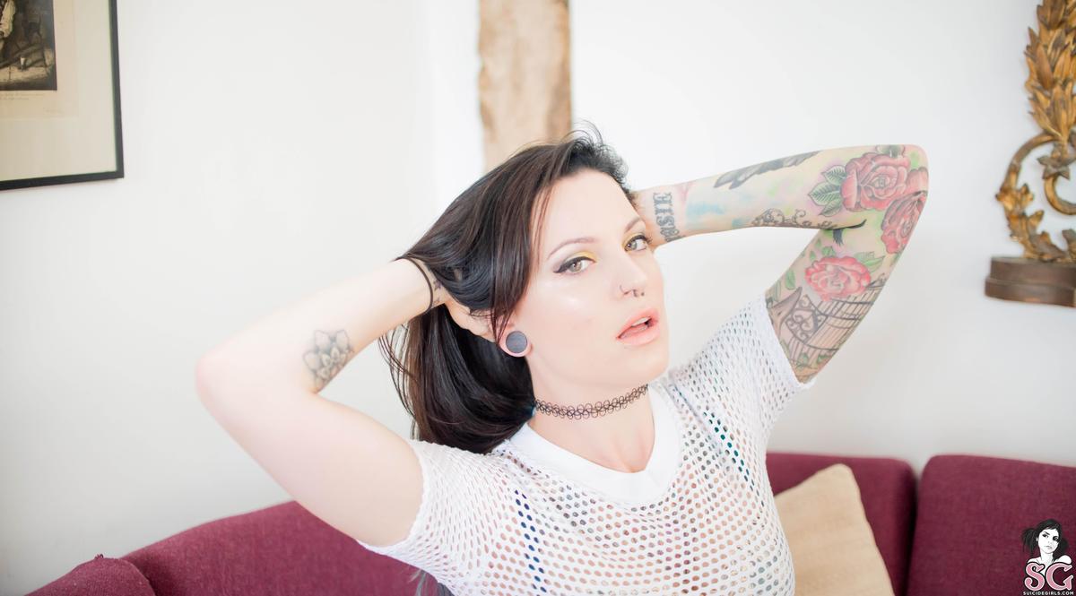 emmalou-givemesomething-07.jpg