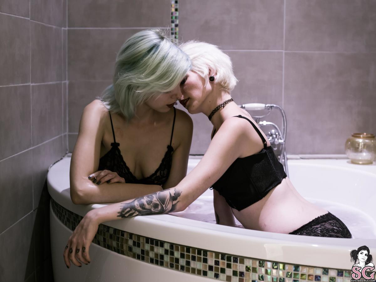 monique420-purplehaze-17.jpg