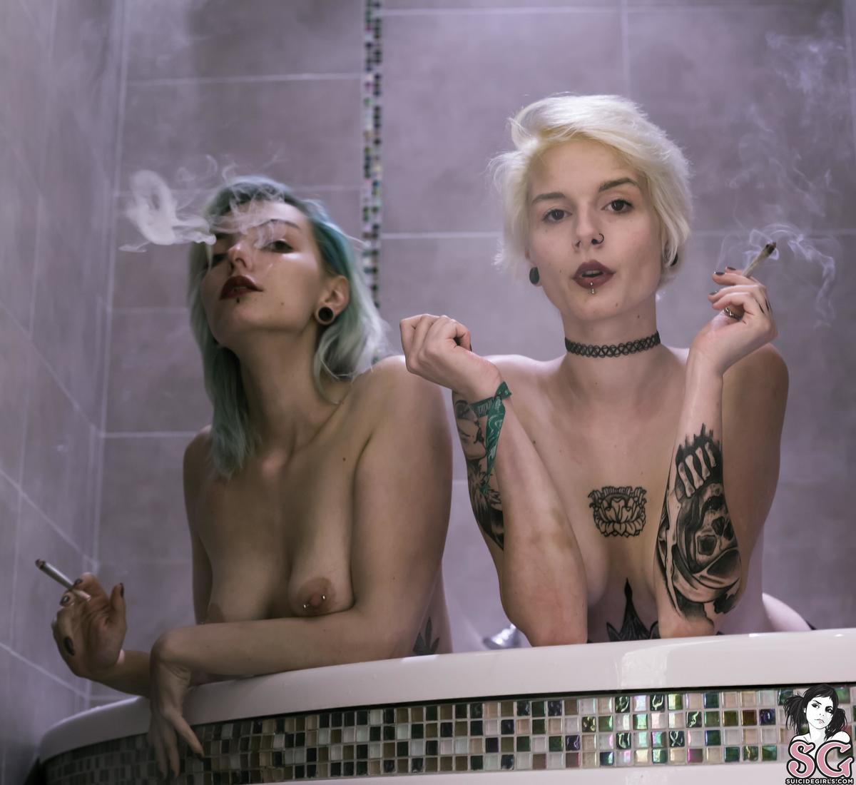 monique420-purplehaze-27.jpg