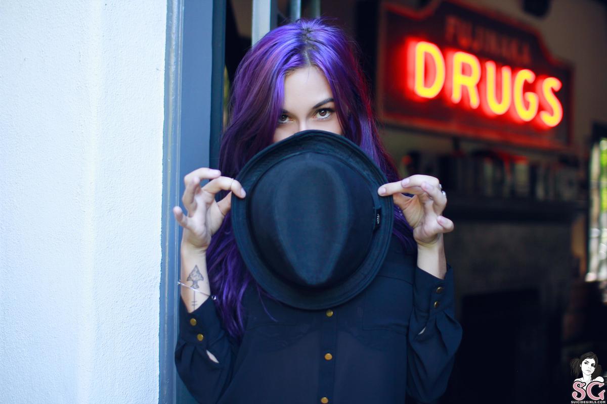 moon-littlelies-03.jpg