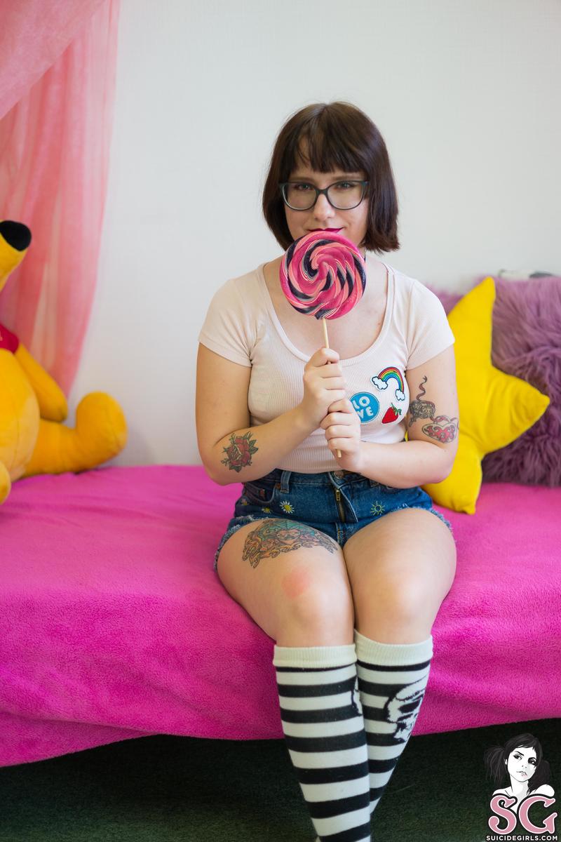 kellokitteh-sinfullsweets-01.jpg