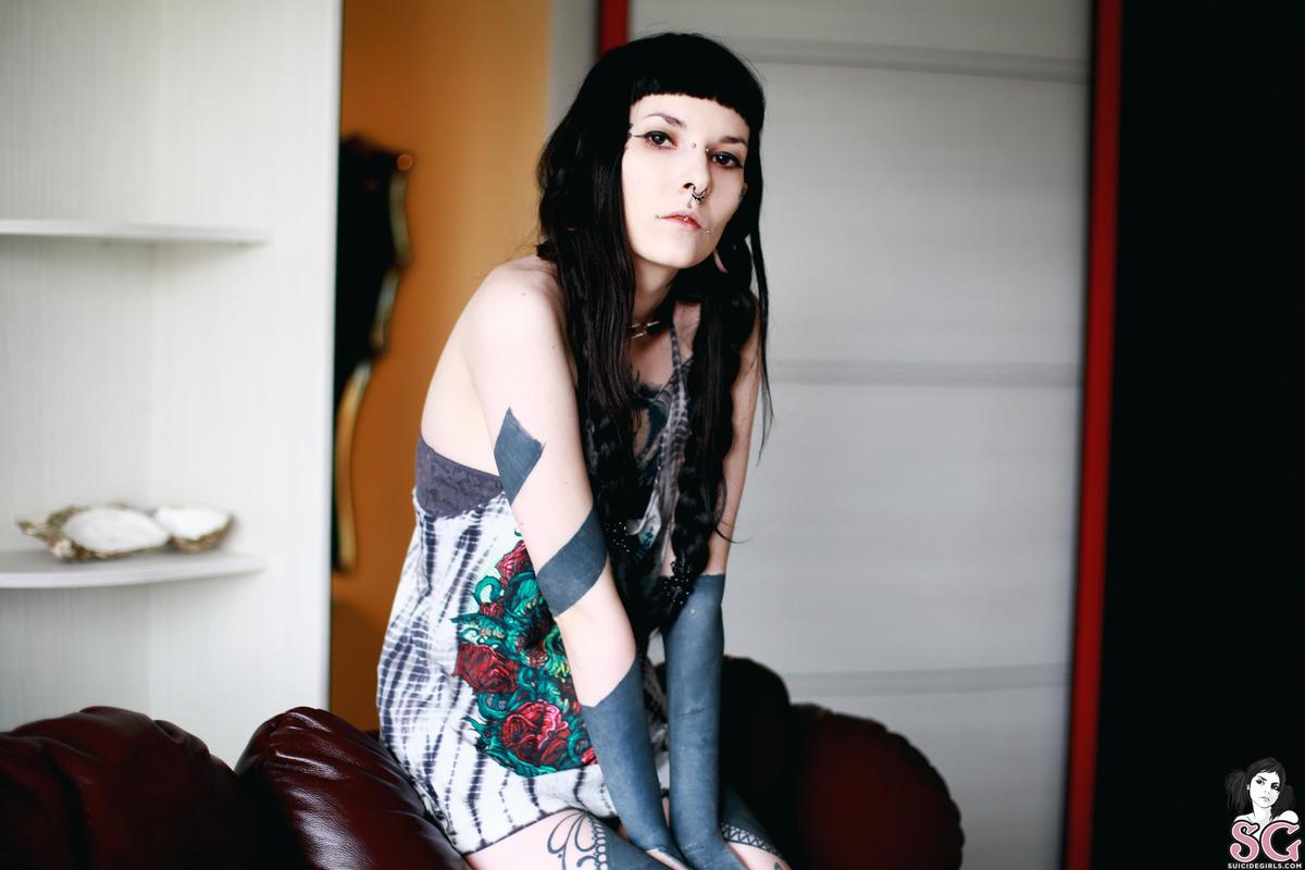 marseline-gentleblack-01.jpg