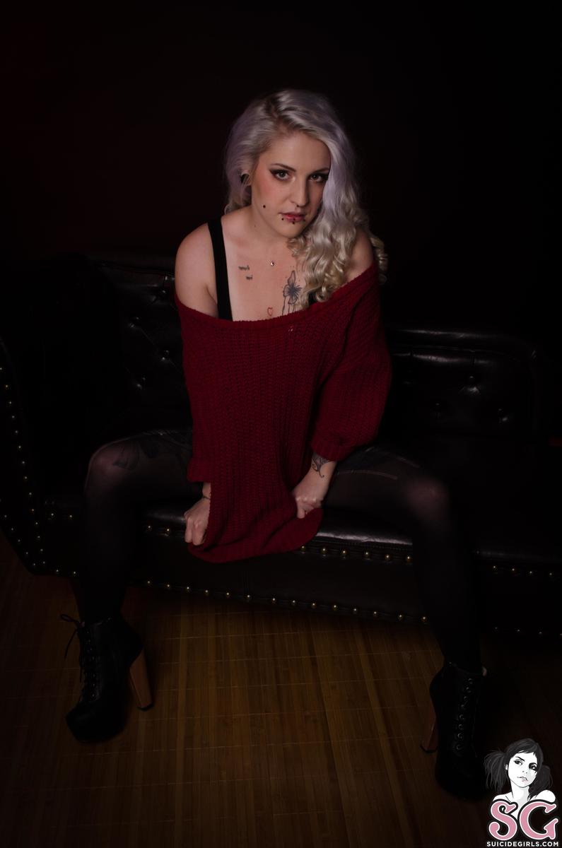 corvx-firstdate-03.jpg