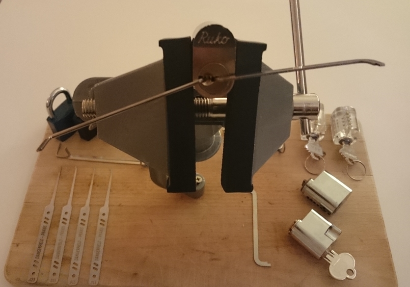 Two tension wrencehs in a picked Ruko 540