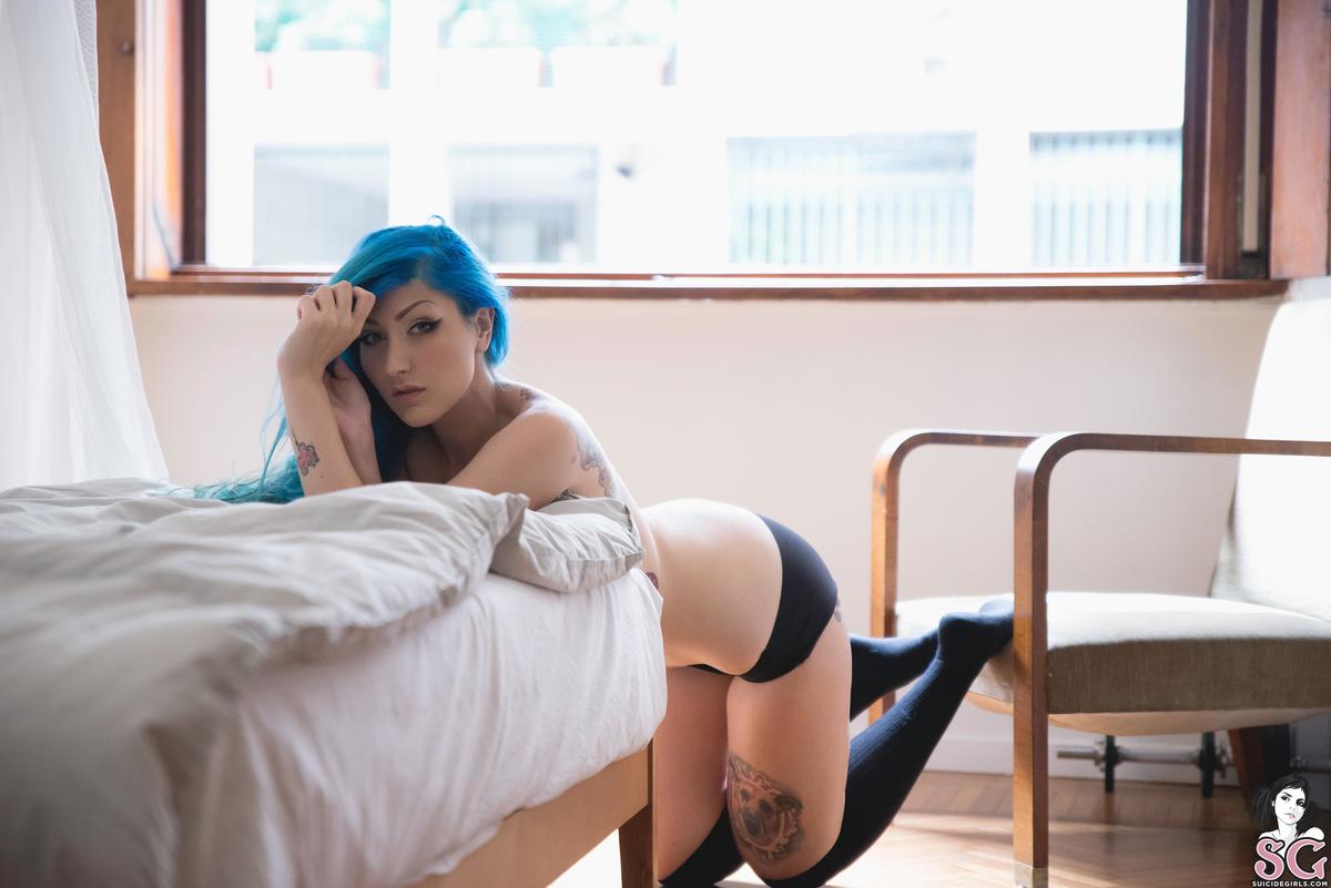 lagoonaapple-mermaidinawhiteroom-27.jpg