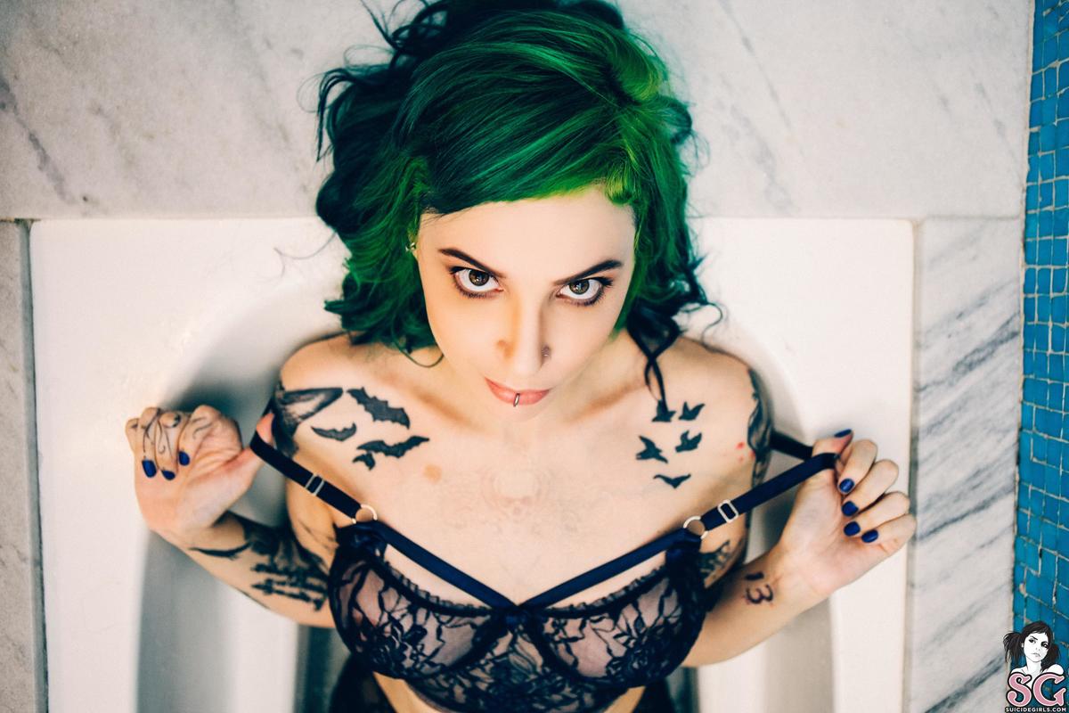 vanp-dissolvedgirl-11.jpg