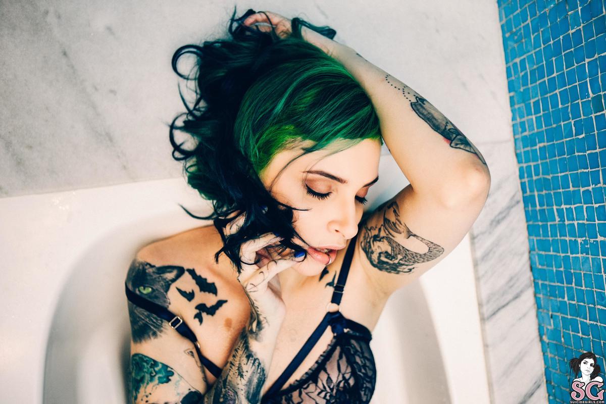 vanp-dissolvedgirl-13.jpg