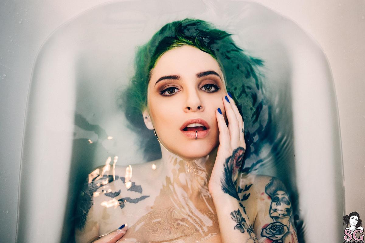 vanp-dissolvedgirl-41.jpg