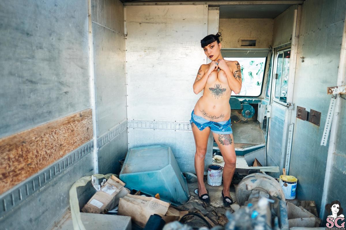laudy-trashqueen-21.jpg